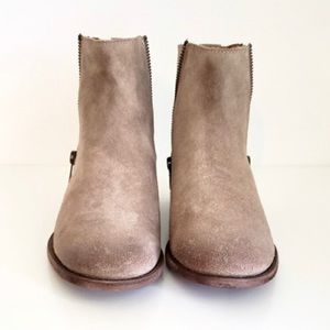 carly zip chelsea frye